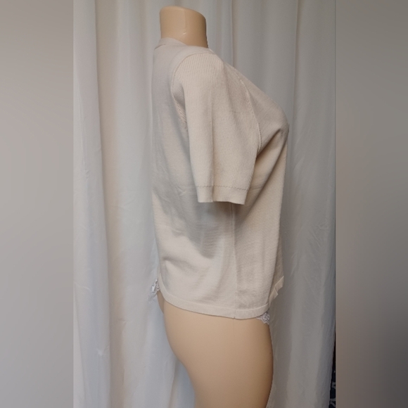 Women Cabi Campus Cream V-Neck Short Sleeve Top - Picture 10 of 13